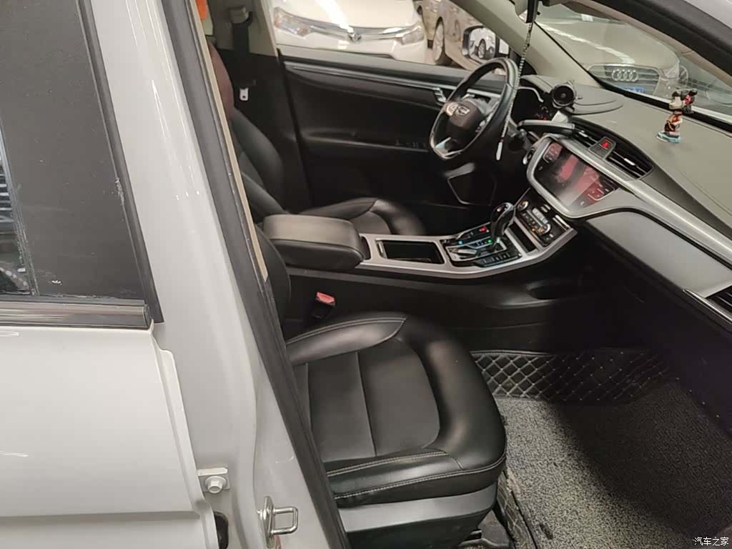 Geely Emgrand, 2020 25