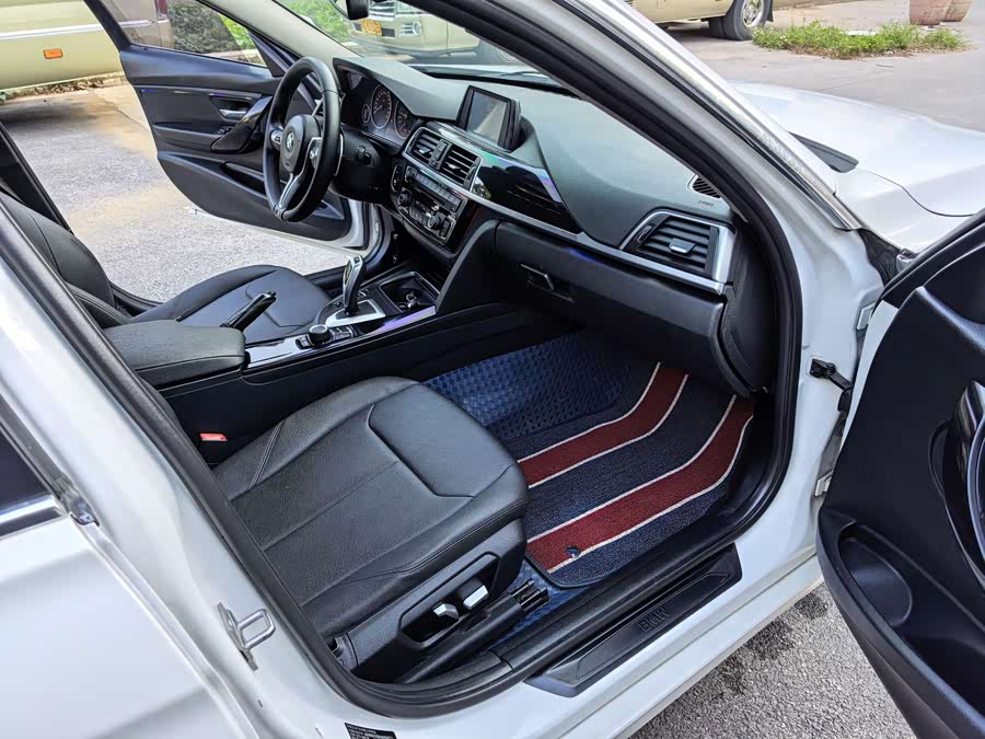 BMW 3 Series 2017, фото 10
