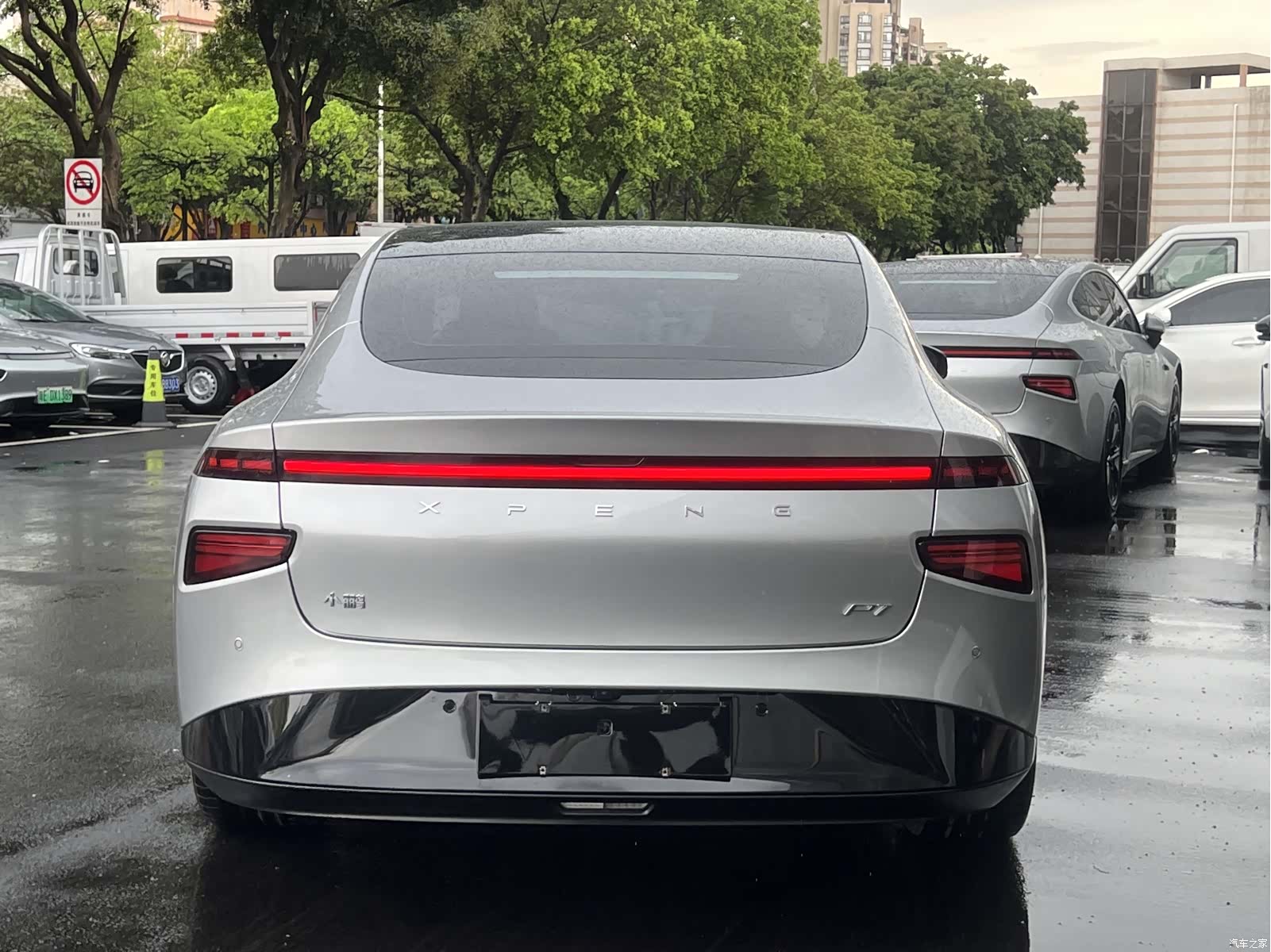 Xpeng P7, 2021 6
