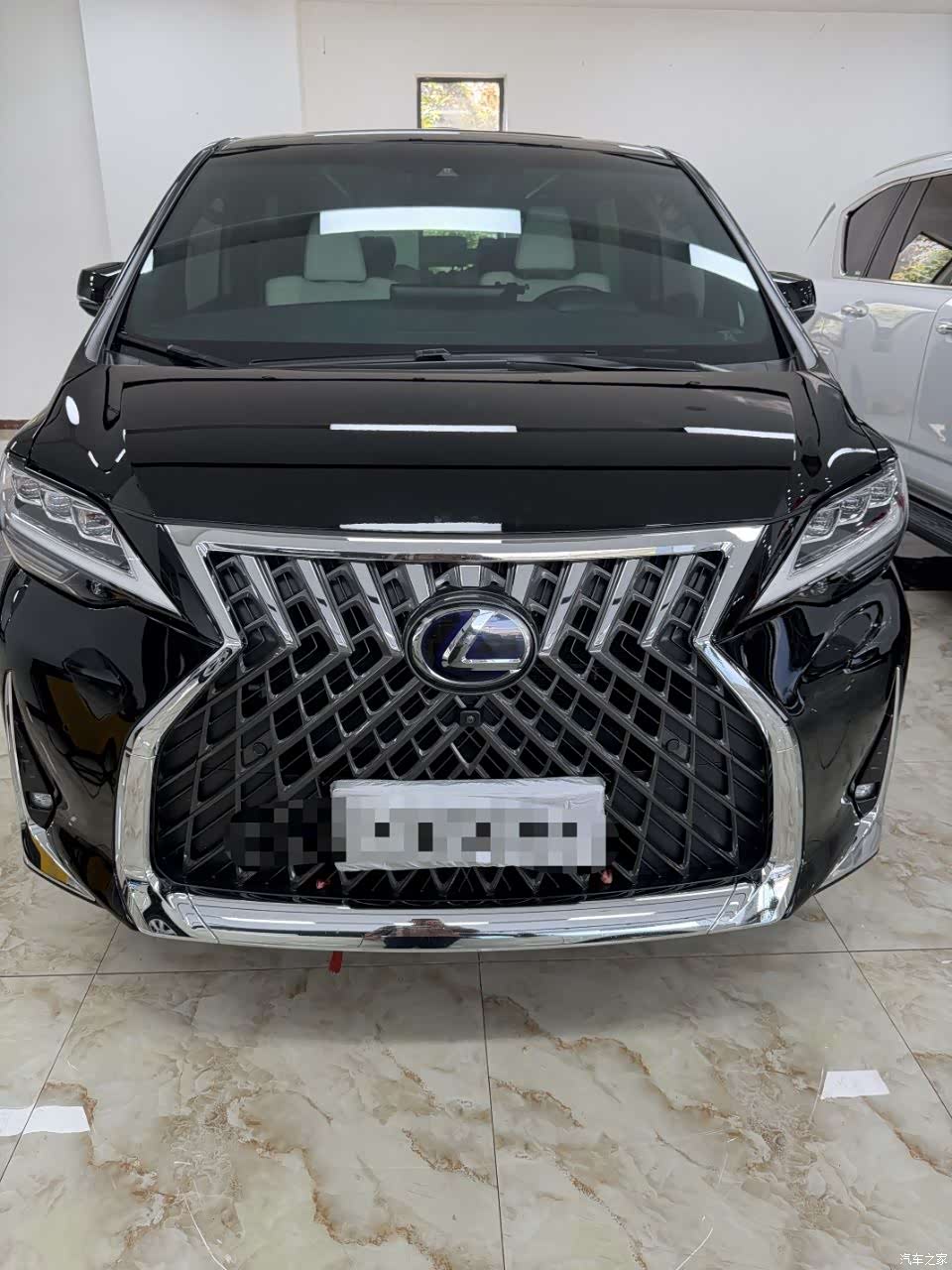 Lexus LM, 2023 11