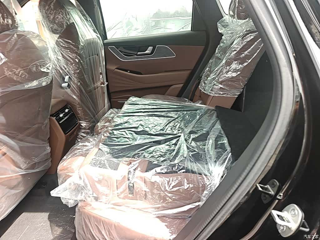 Chery Tiggo 9, 2026 17