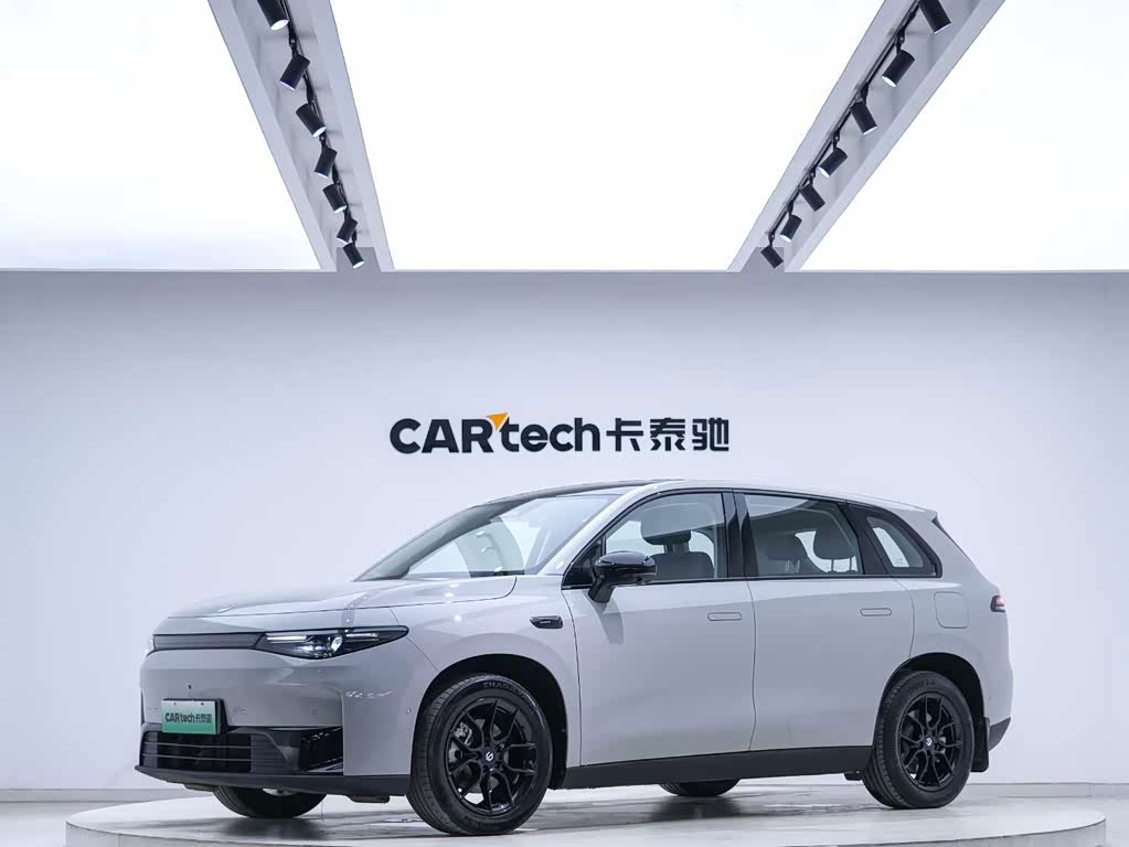 Leapmotor C10