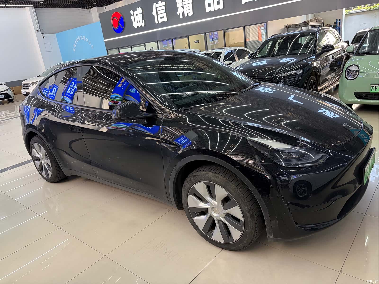 Tesla Model Y, 2023 4