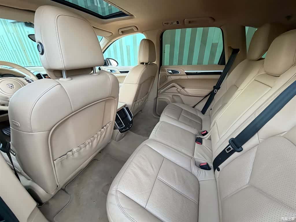 Porsche Cayenne, 2011 8
