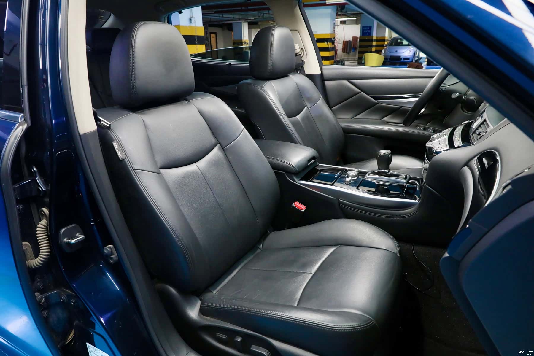 Infiniti Q70, 2016 10