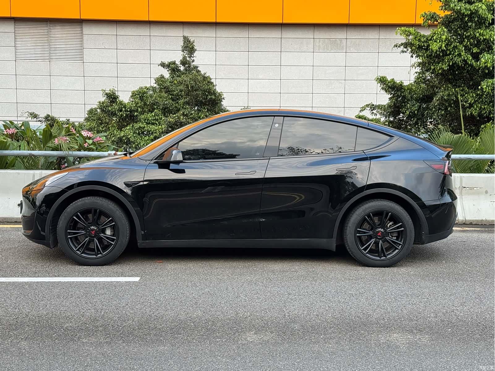 Tesla Model Y, 2023 15