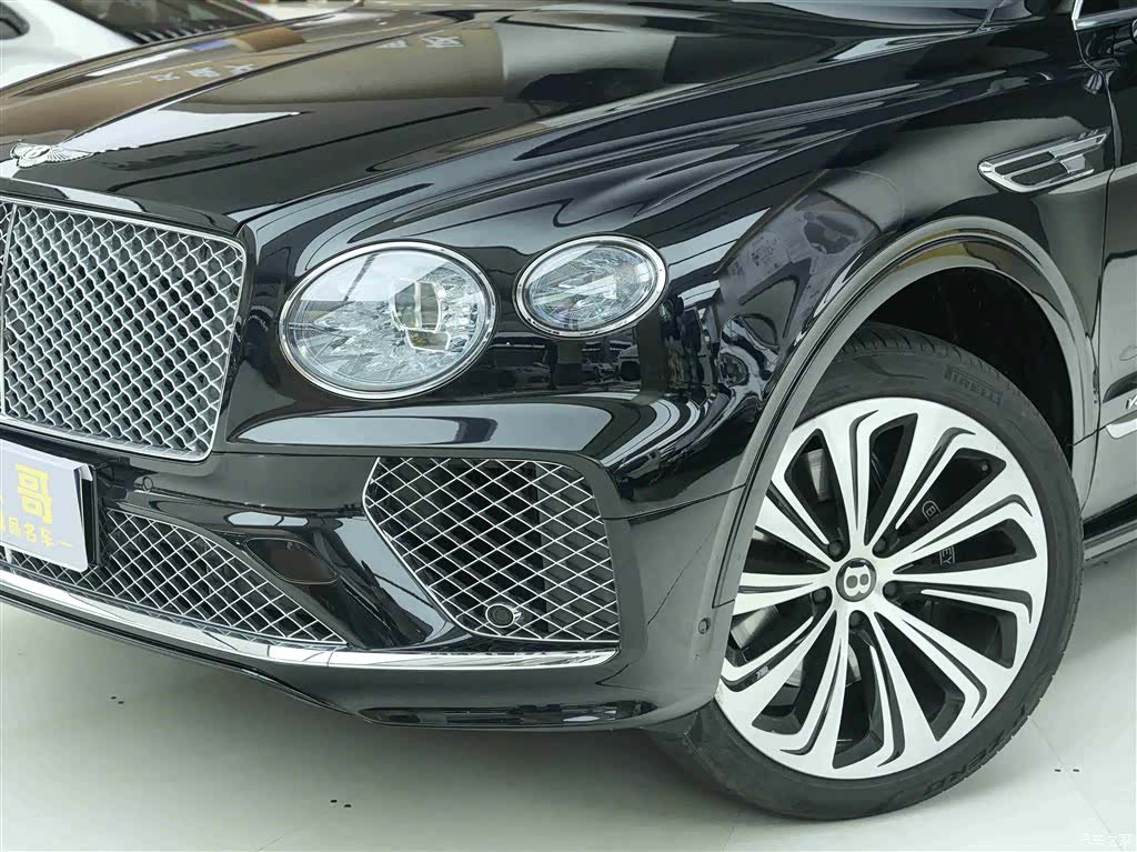 Bentley Bentayga, 2022 26