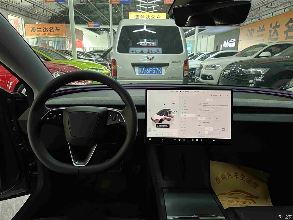Tesla Model 3, 2025 11