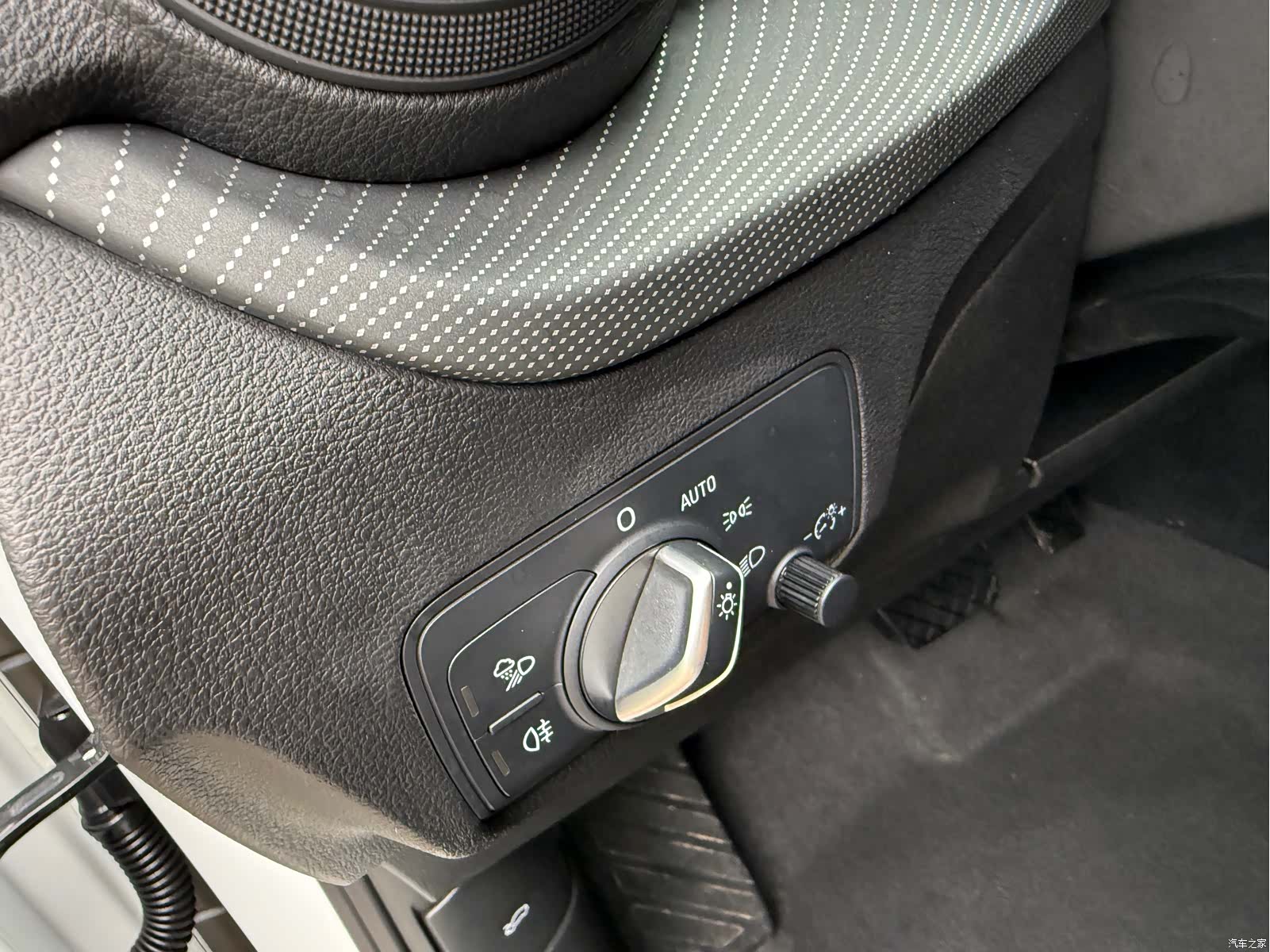 Audi Q2L, 2019 21