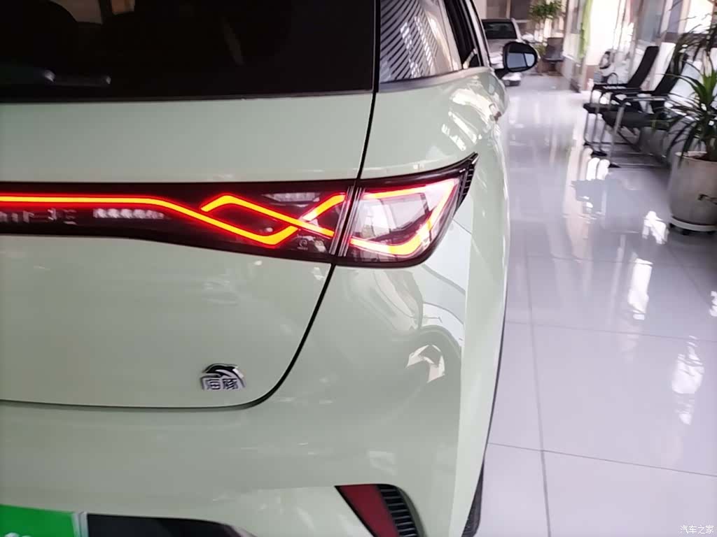 BYD Dolphin, 2023 8