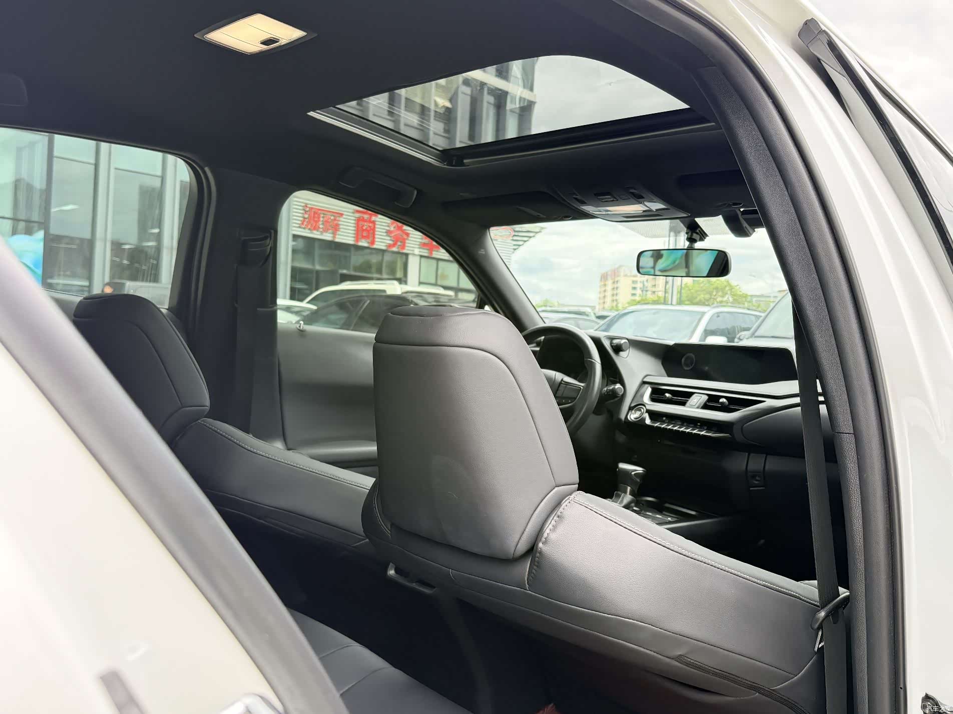 Lexus UX, 2022 18