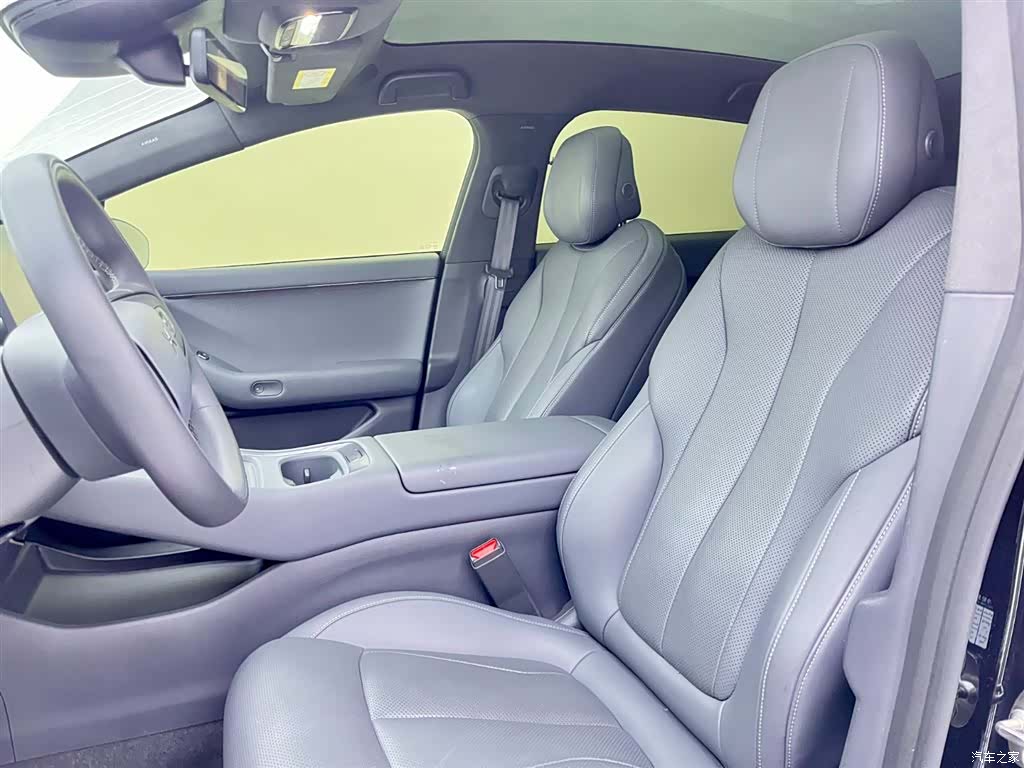 Xpeng P7, 2025 12