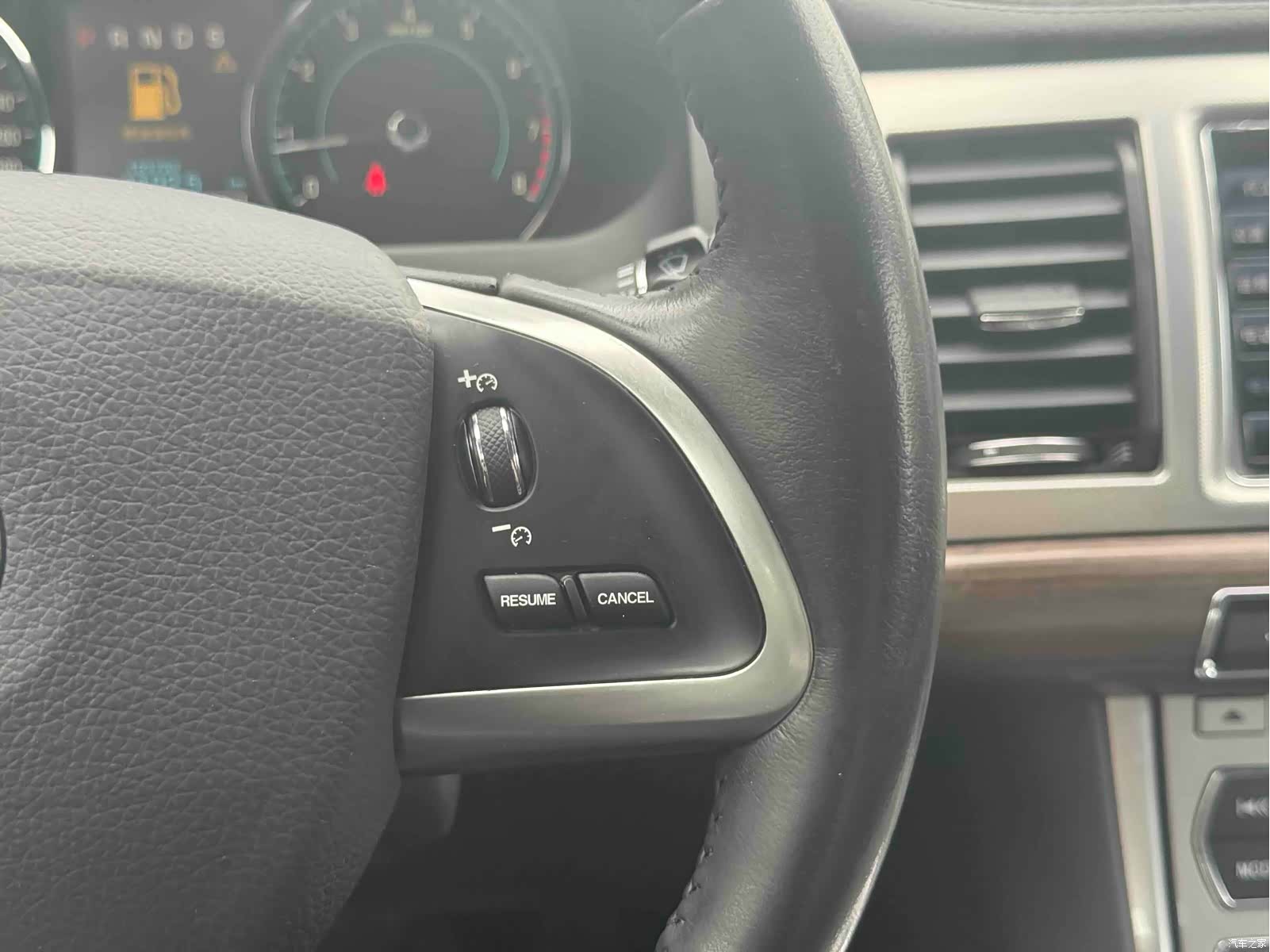 Jaguar XF, 2014 12