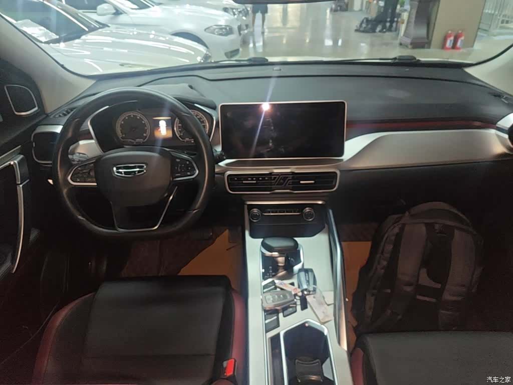 Geely Coolray, 2022 10