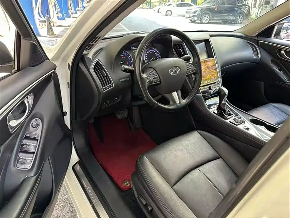 Infiniti Q50L