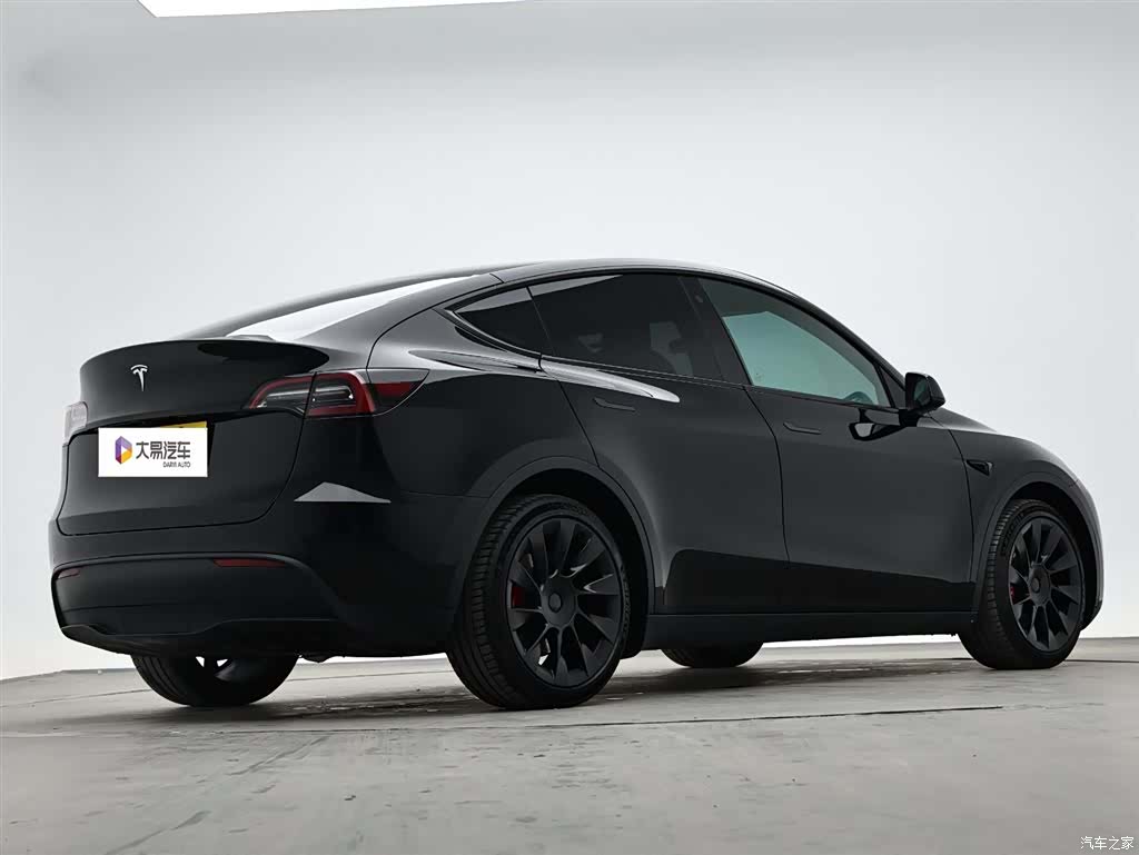 Tesla Model Y, 2021 3