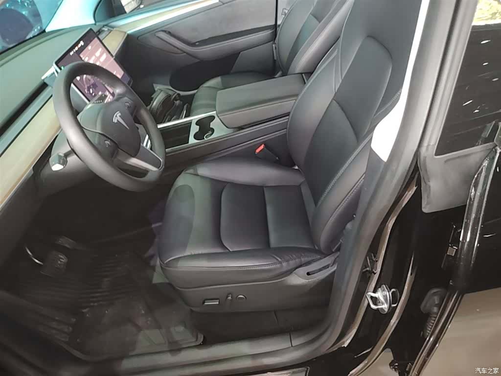 Tesla Model Y, 2022 15