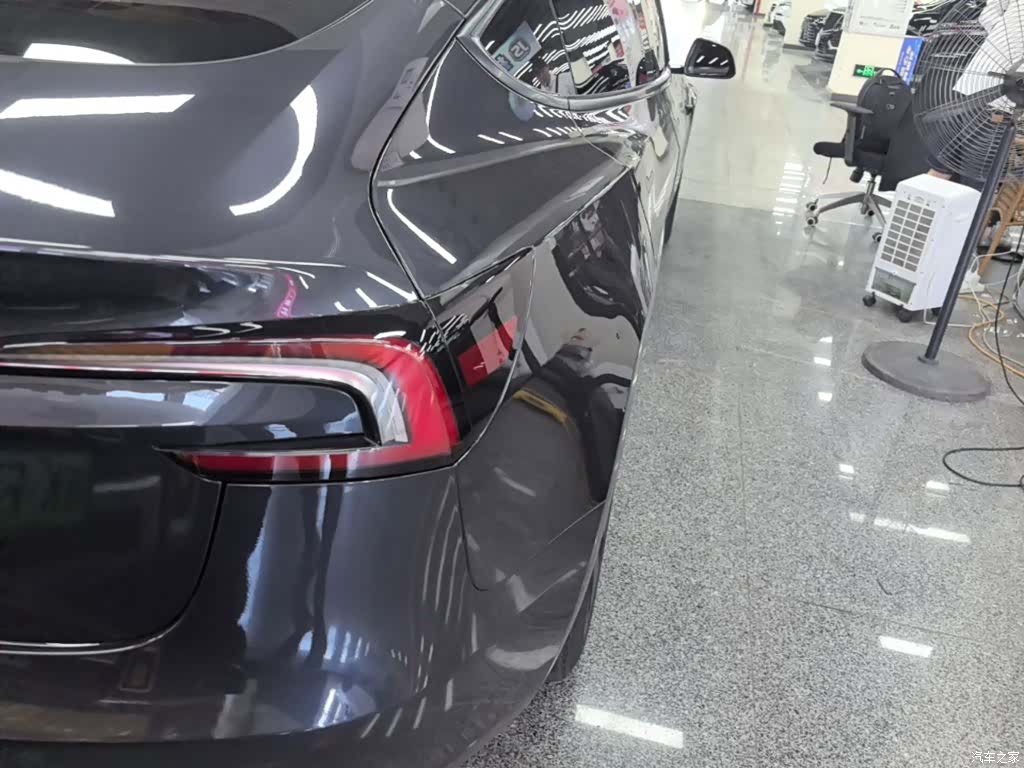 Tesla Model 3, 2024 8