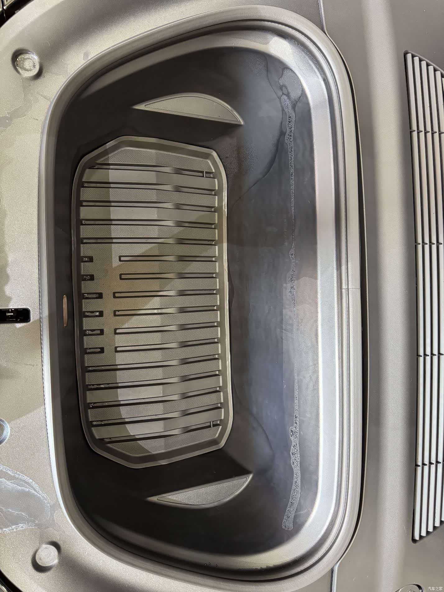 Tesla Model Y, 2023 12