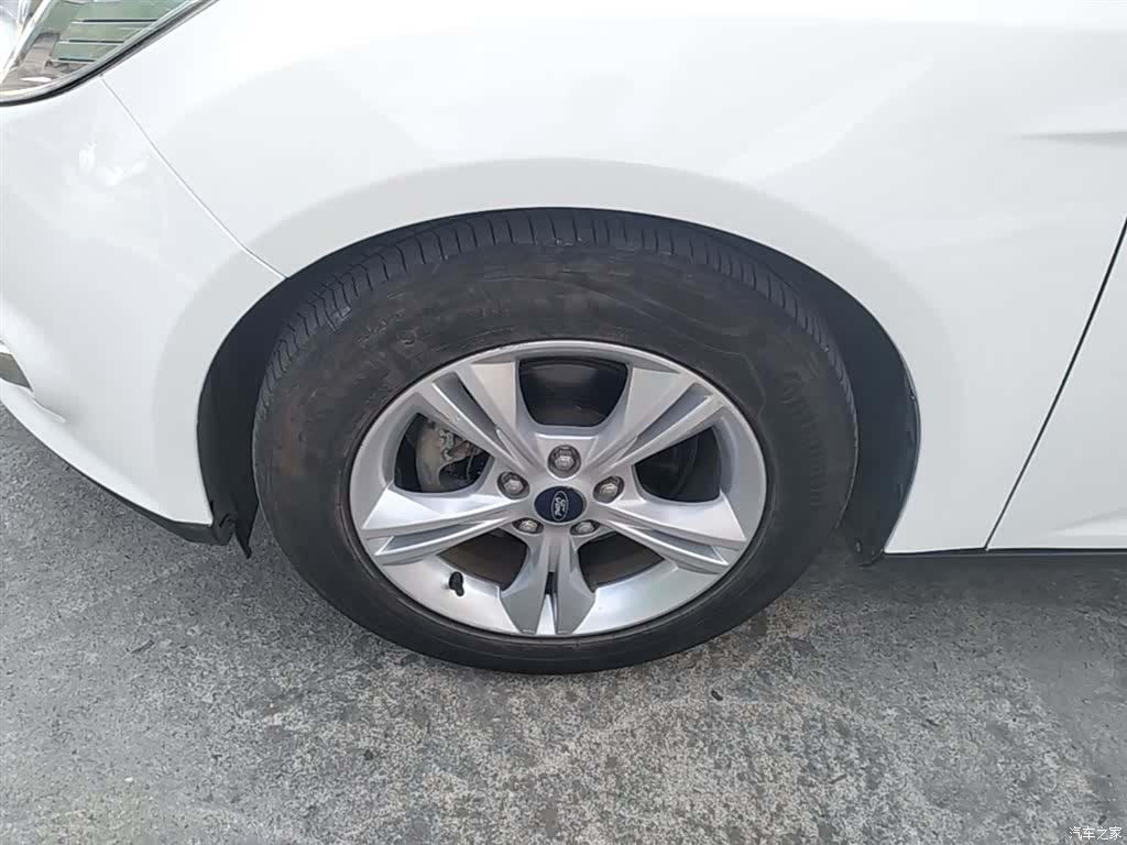 Ford Focus, 2015 23
