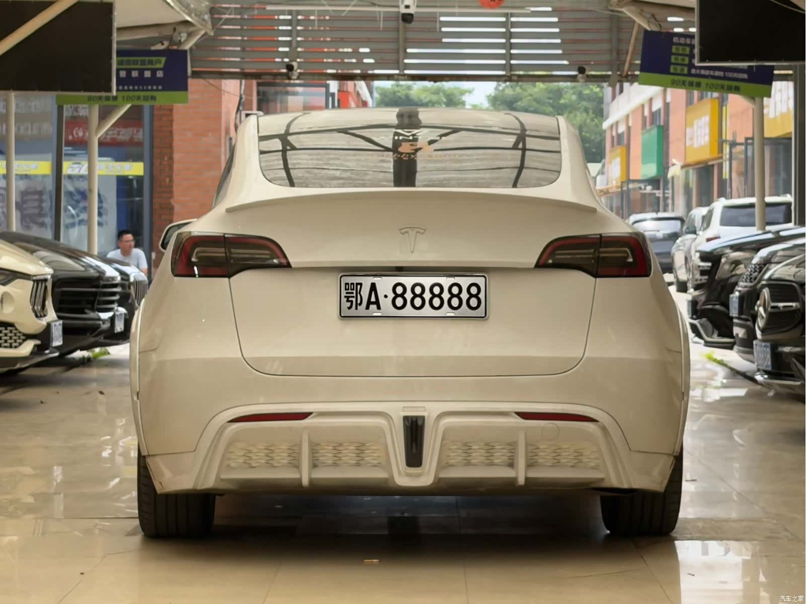 Tesla Model Y, 2022 все фото