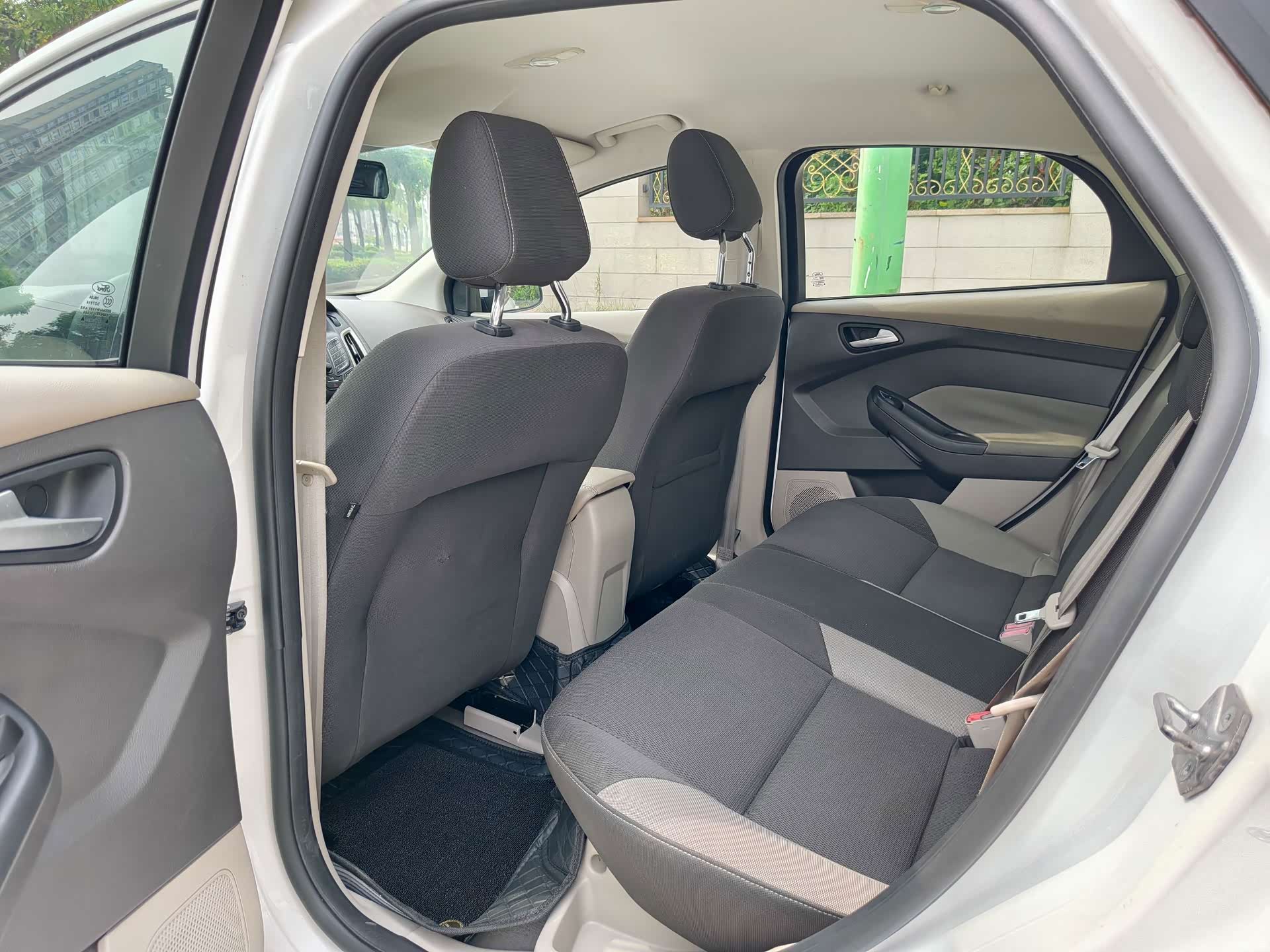 Ford Focus, 2015 9