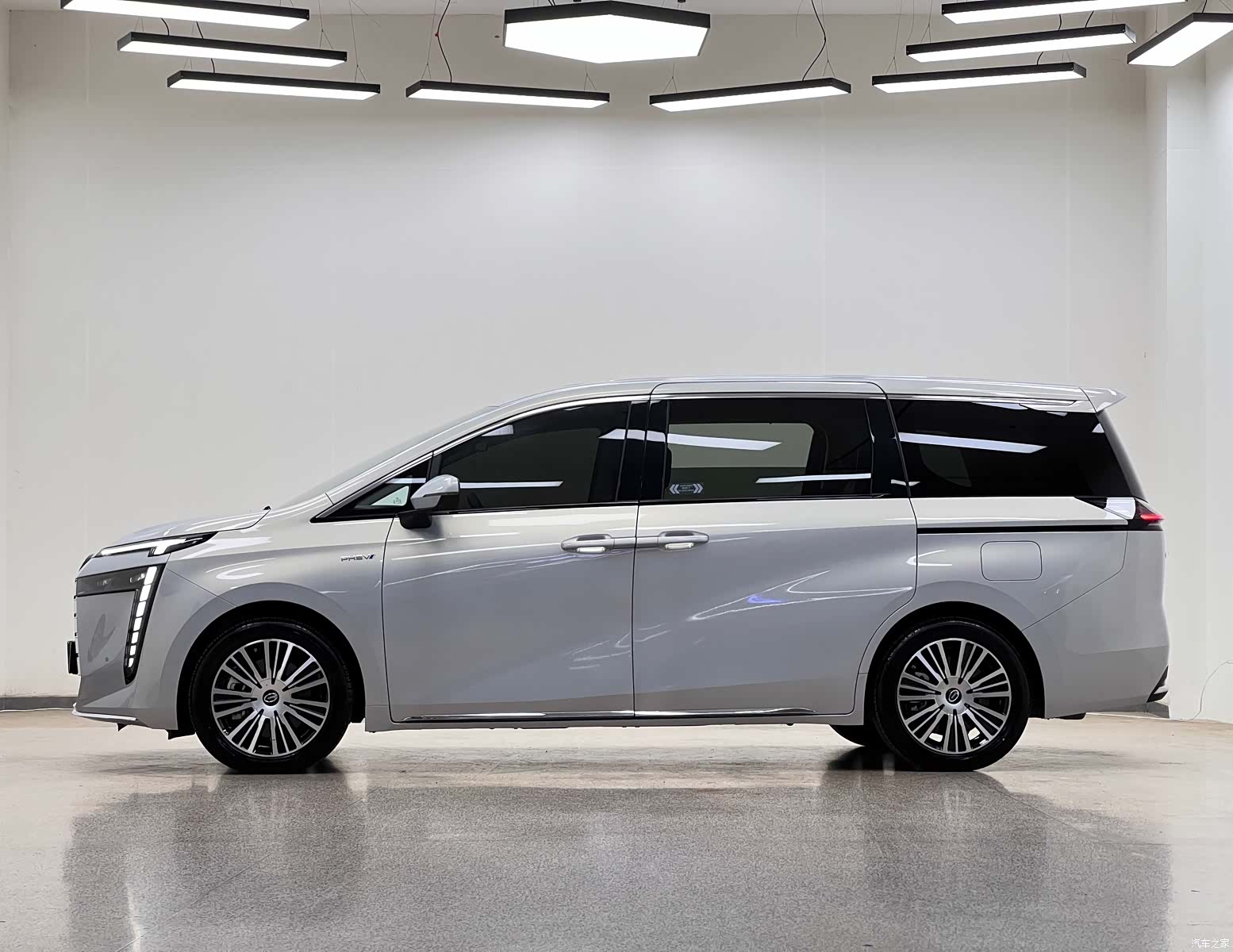 Trumpchi E8, 2024 4