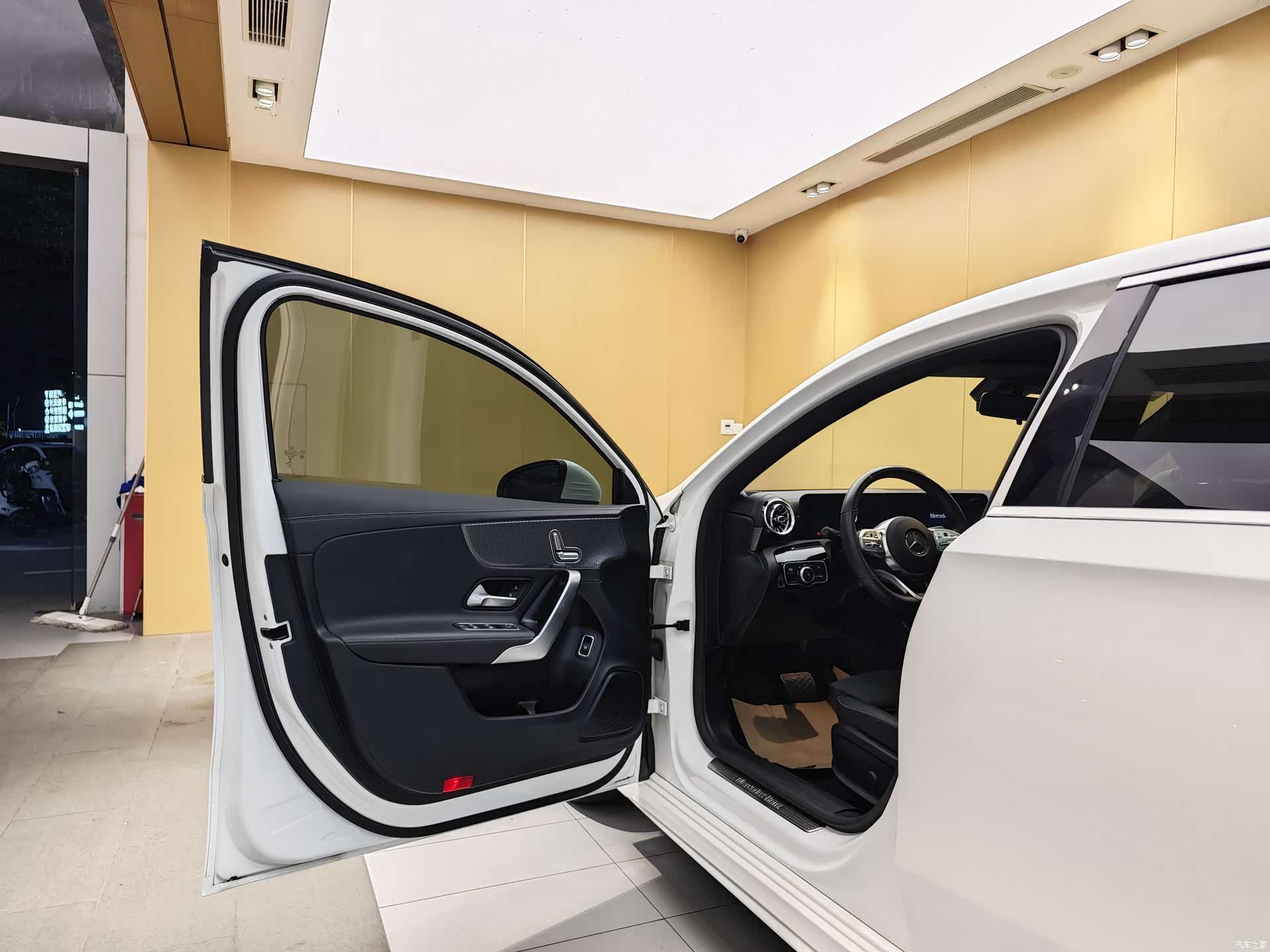 Mercedes-Benz A-Class, 2021 6