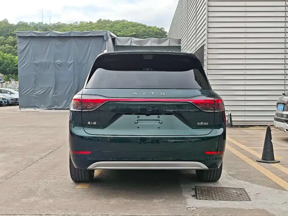 AITO Ask the world M9