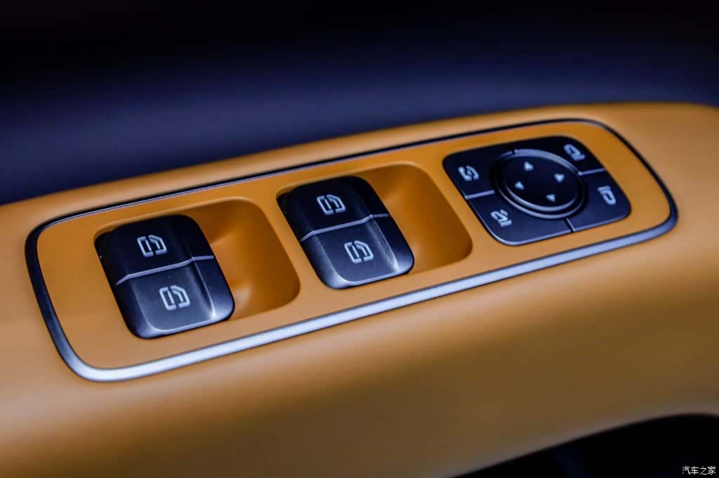 Li Auto i8, 2025 28