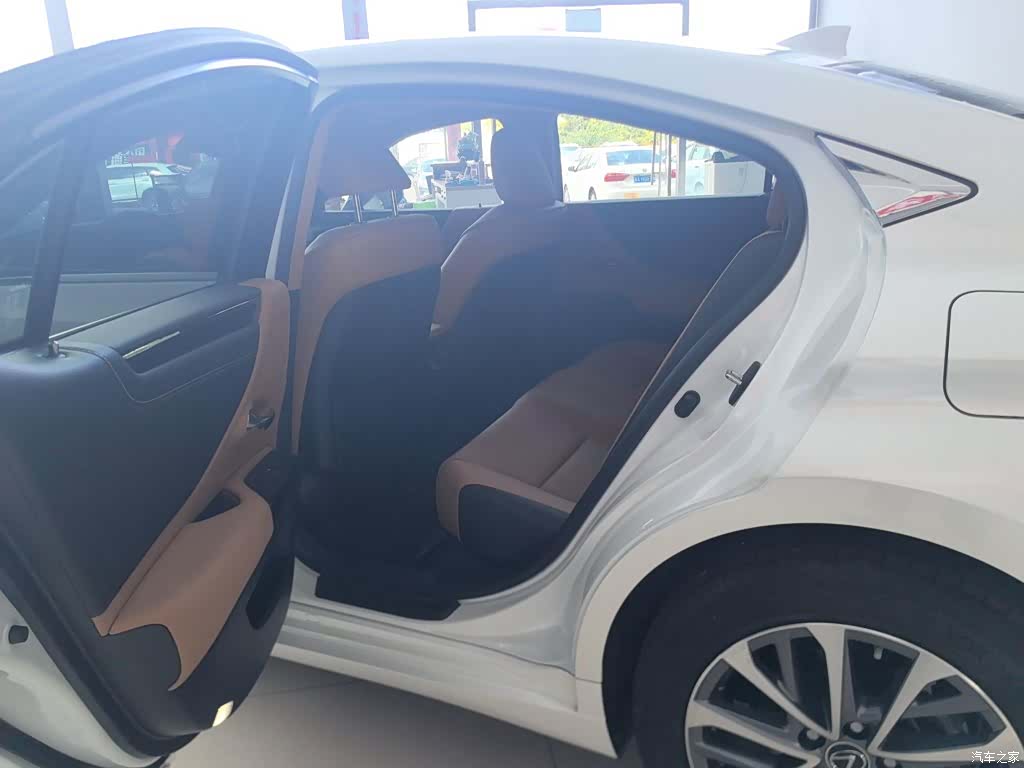 Lexus ES, 2024 10