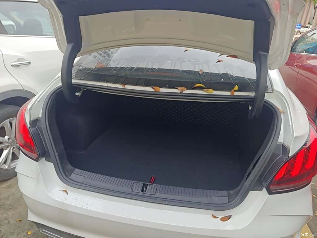 MG MG5, 2021 15