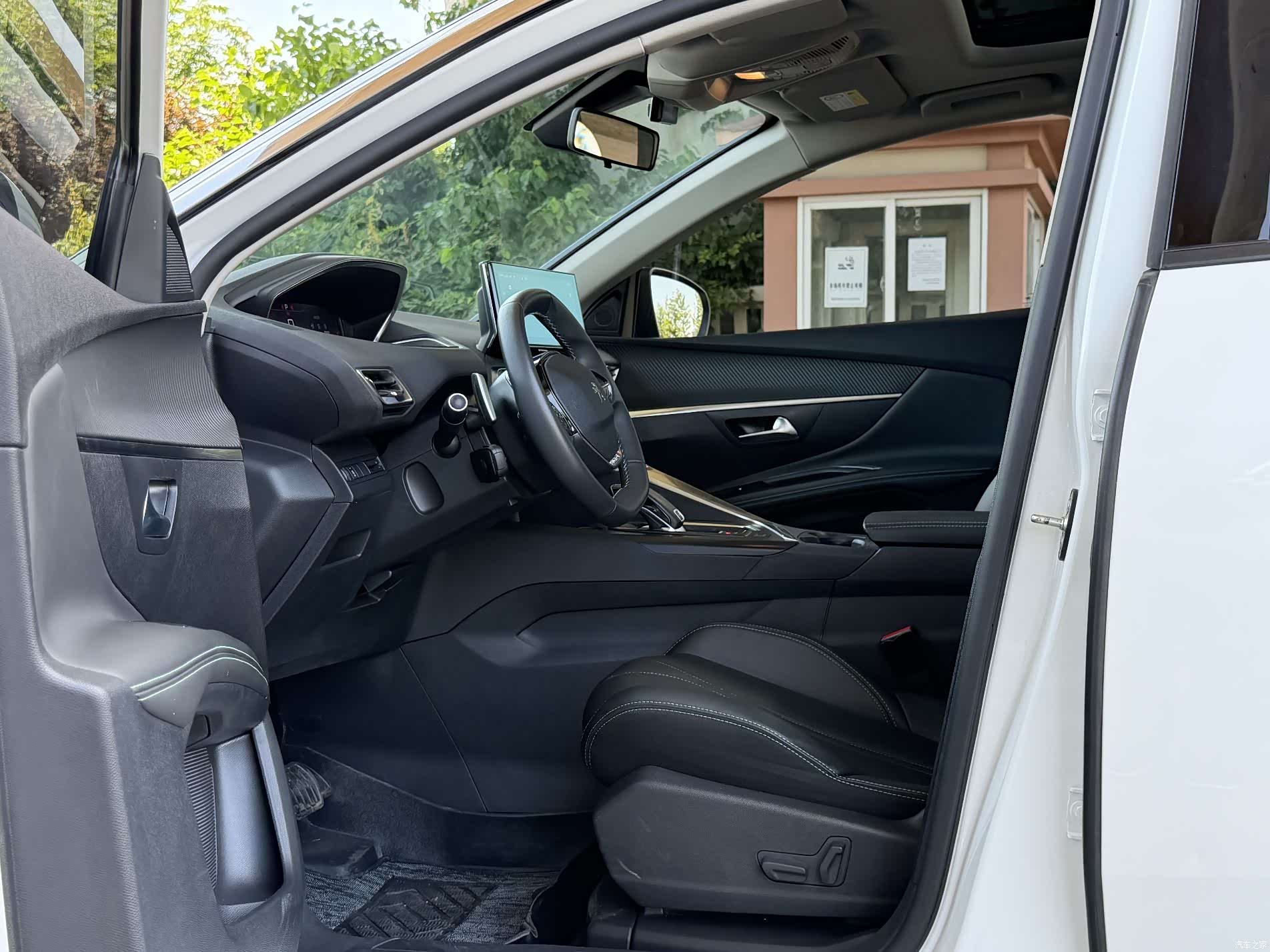 Peugeot 4008, 2022 все фото