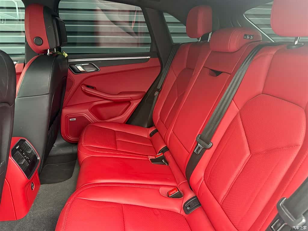 Porsche Macan, 2021 9