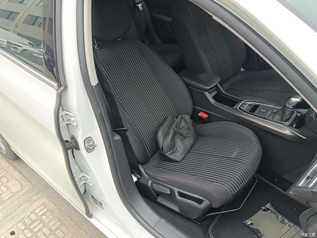 Peugeot 408, 2016 25