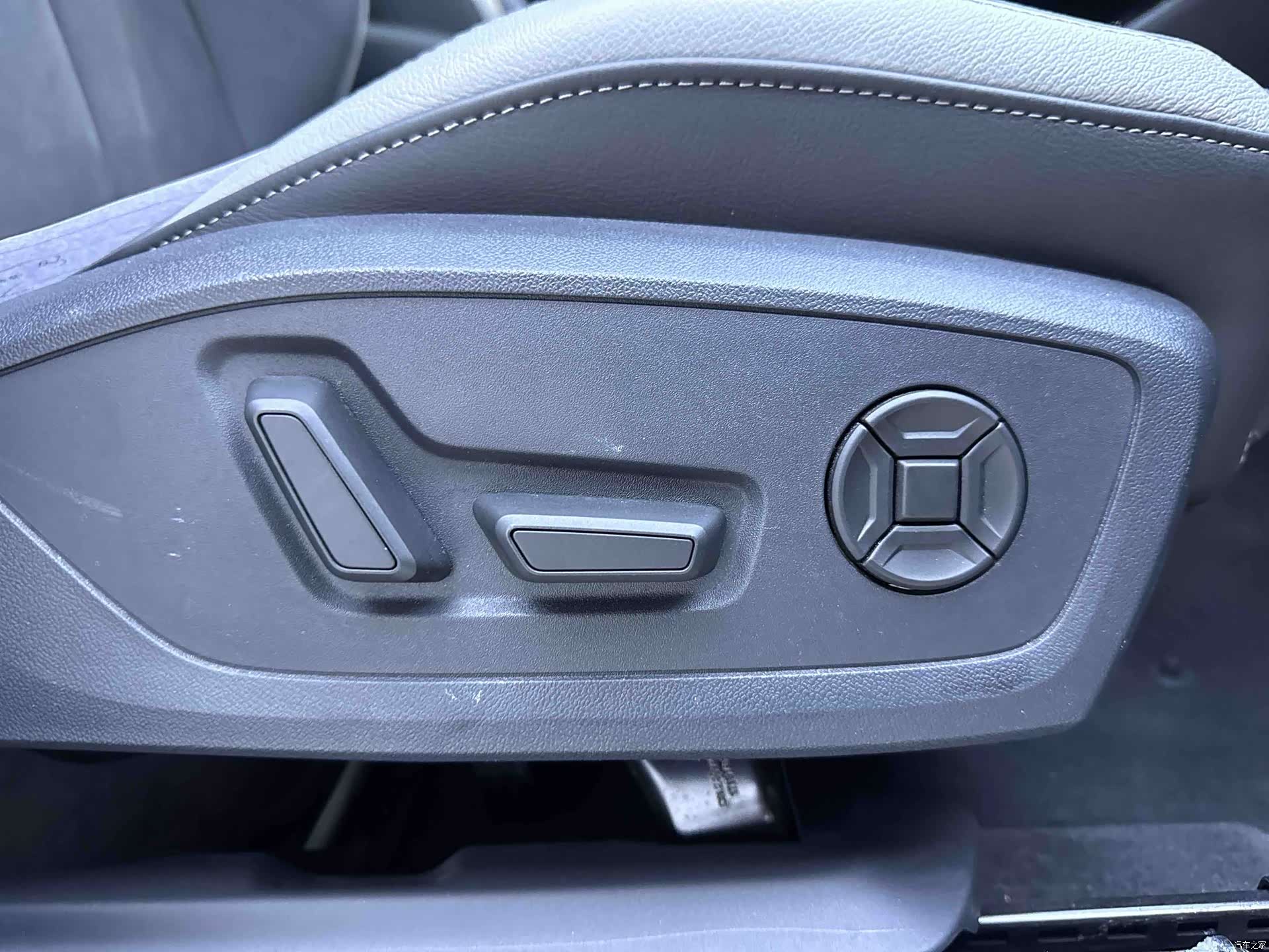 Audi Q3, 2023 16