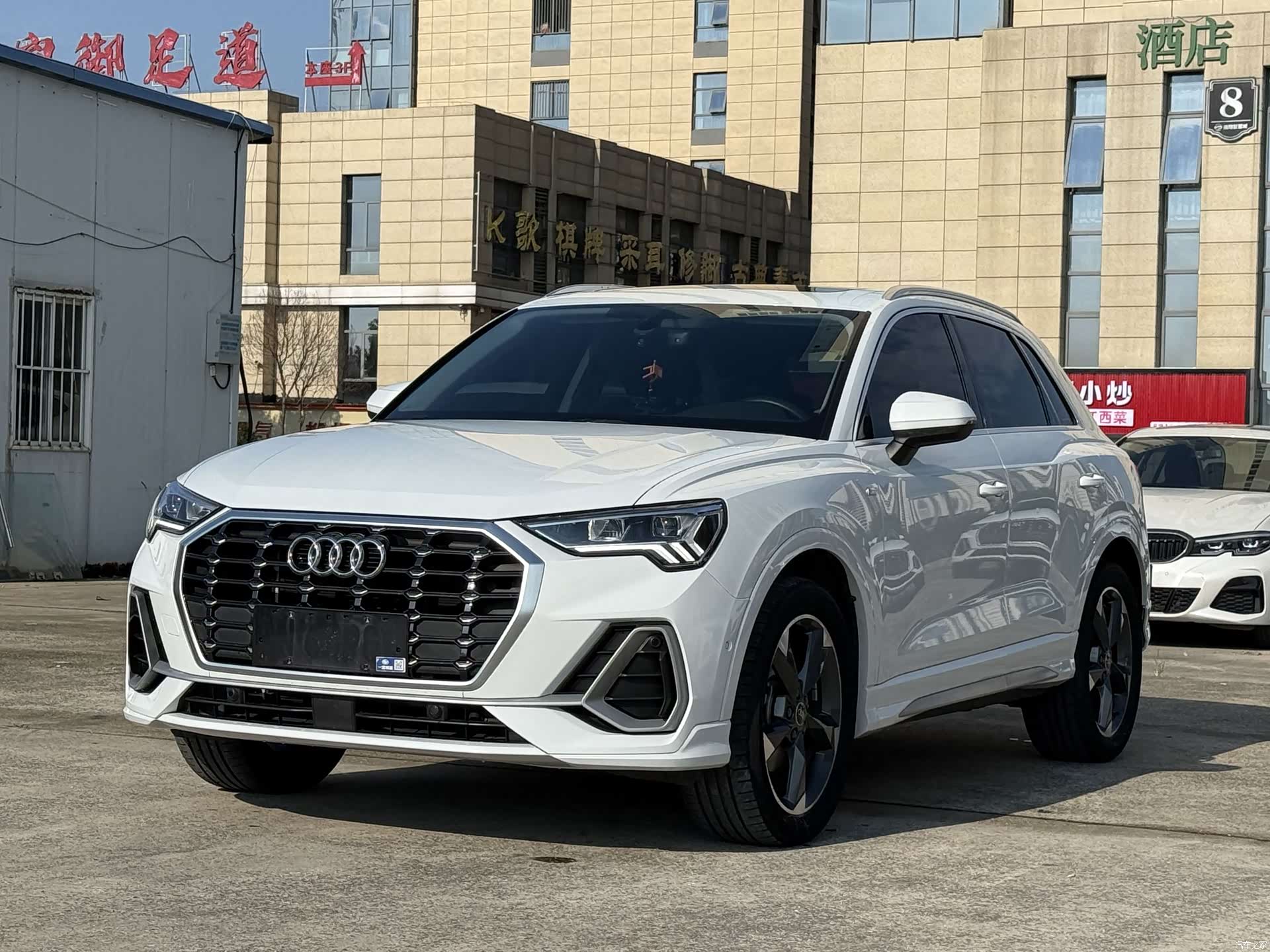 Audi Q3, 2022 1