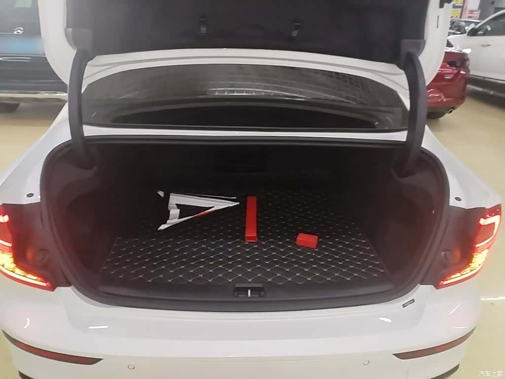 Volvo S60, 2021 15