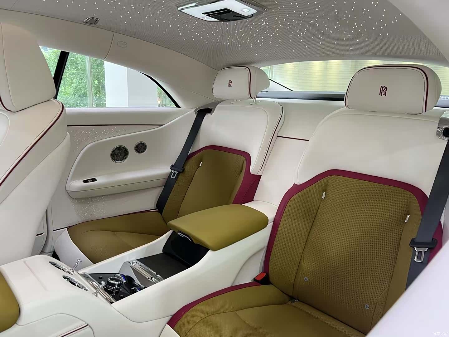 Rolls-Royce Spectre, 2025 7