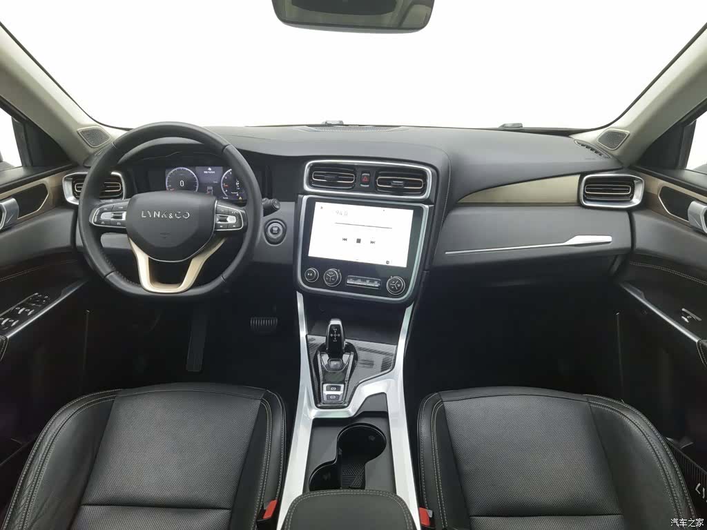Lynk & Co 01, 2018 все фото