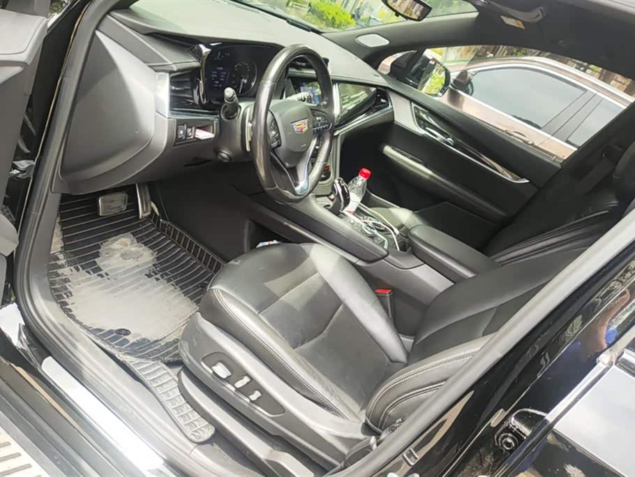 Cadillac XT6