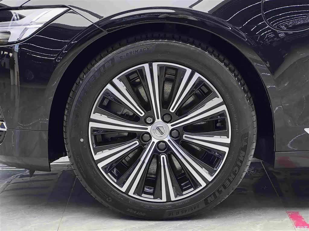 Volvo S90, 2022 4