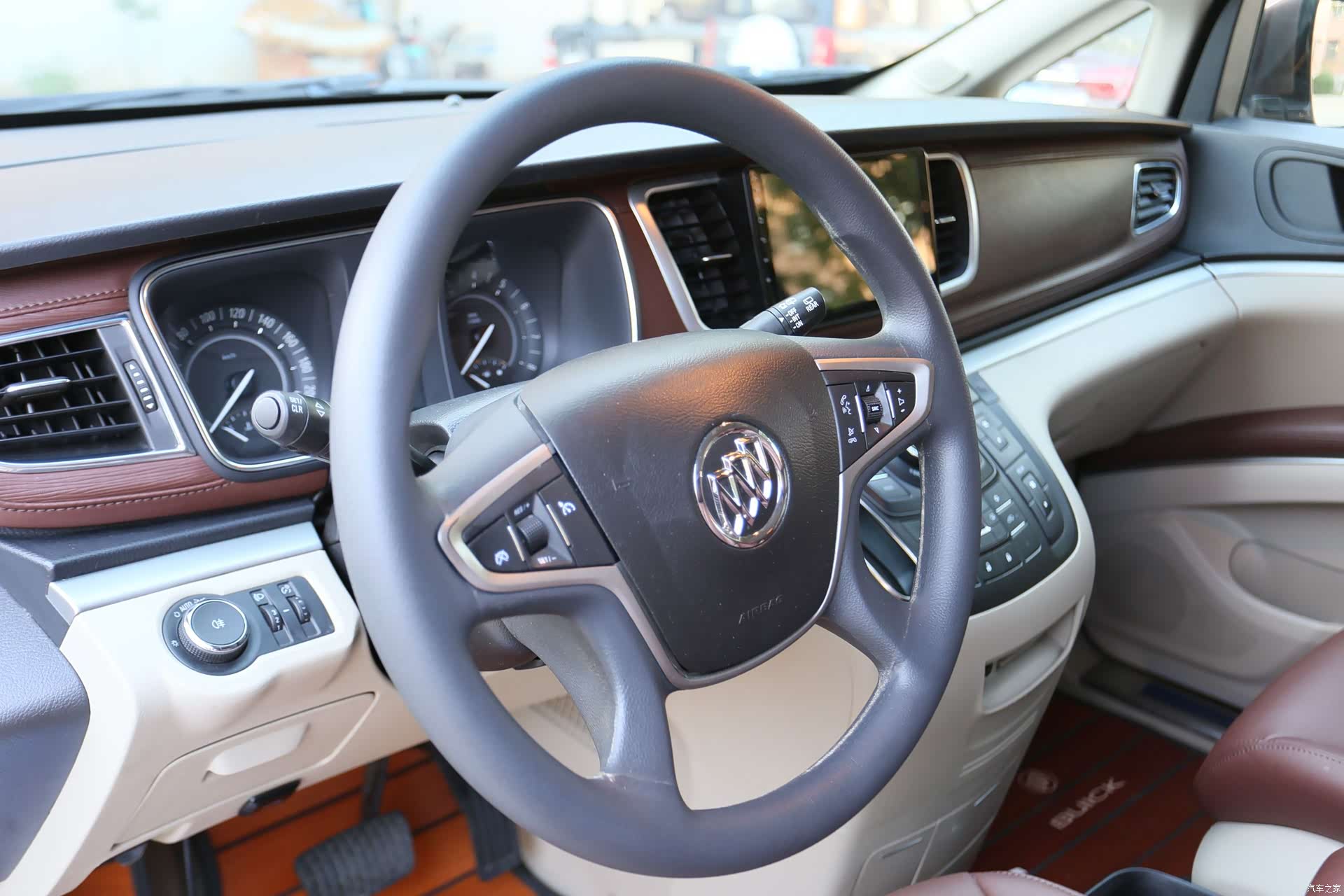 Buick GL8, 2019 10