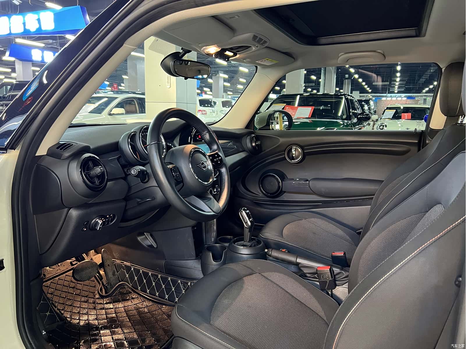 Mini ONE, 2022 9
