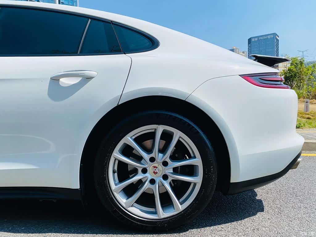 Porsche Panamera, 2019 10
