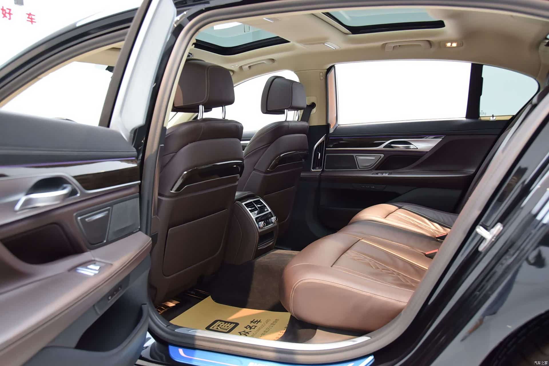BMW 7 Series, 2021 все фото