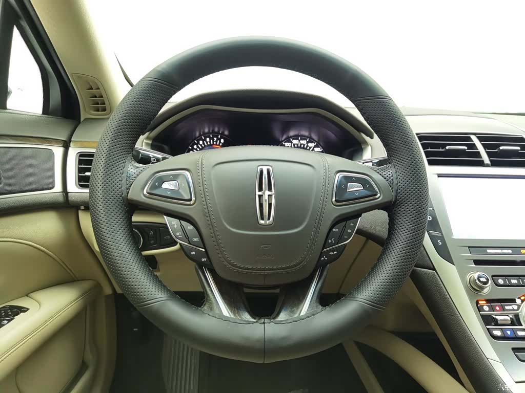 Lincoln MKZ, 2017 11