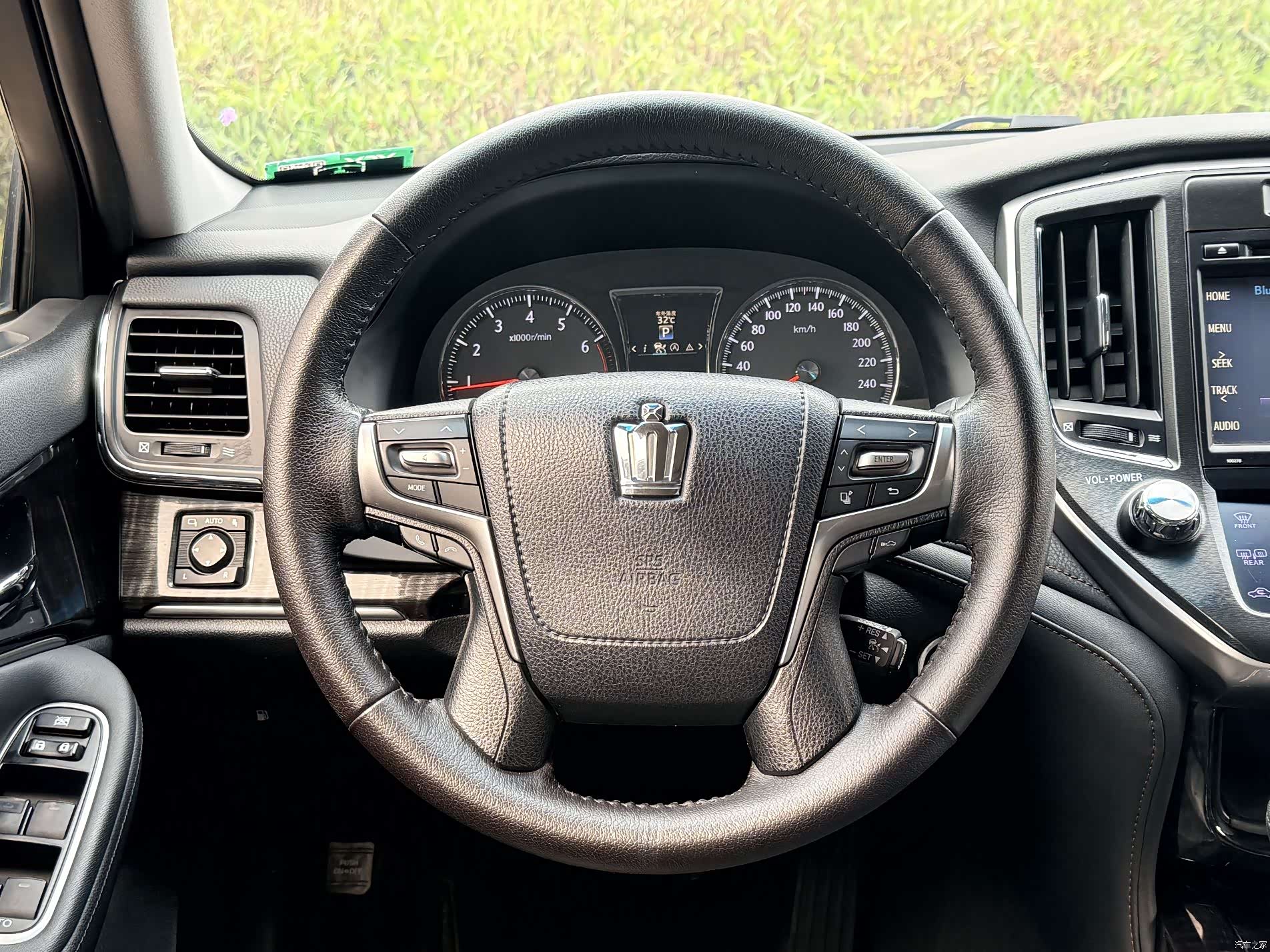 Toyota Crown, 2018 10