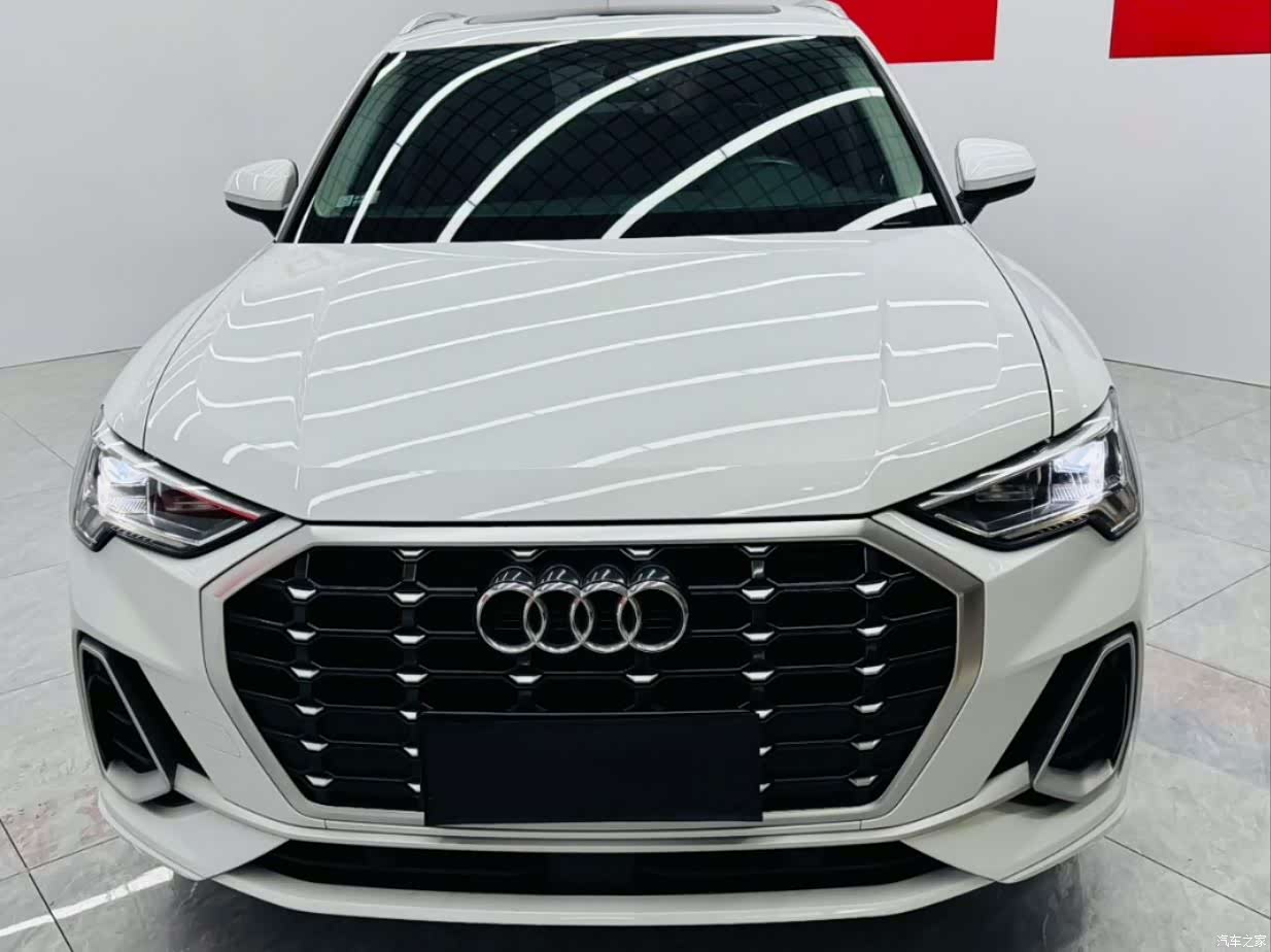 Audi Q3, 2022 2
