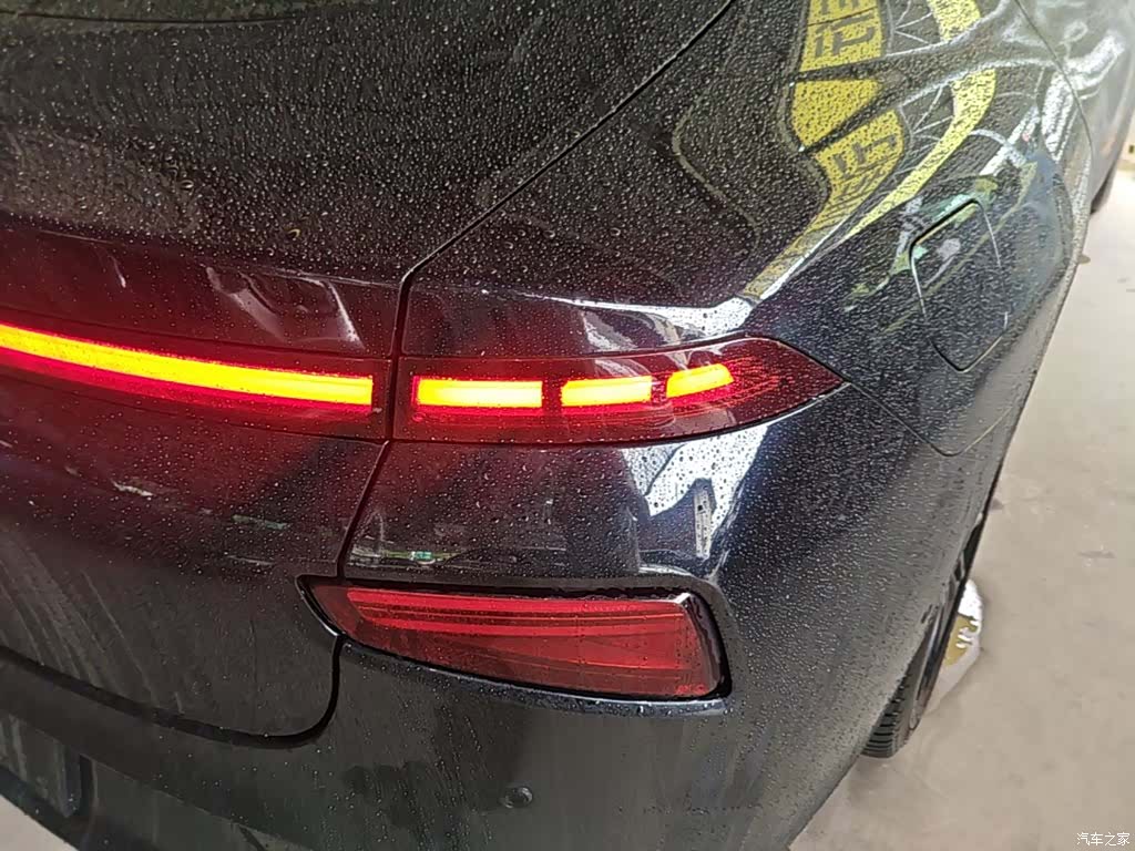 Xpeng P7, 2022 8